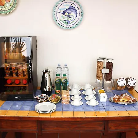 地中海蓝光住宿加早餐酒店